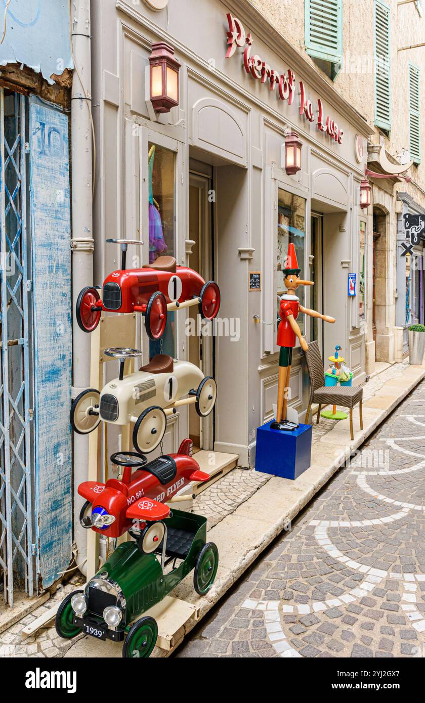 Negozio di giocattoli Pierrot la Lune, centro storico di Antibes, Antibes, Provence-Alpes-Côte d'Azur, Francia Foto Stock