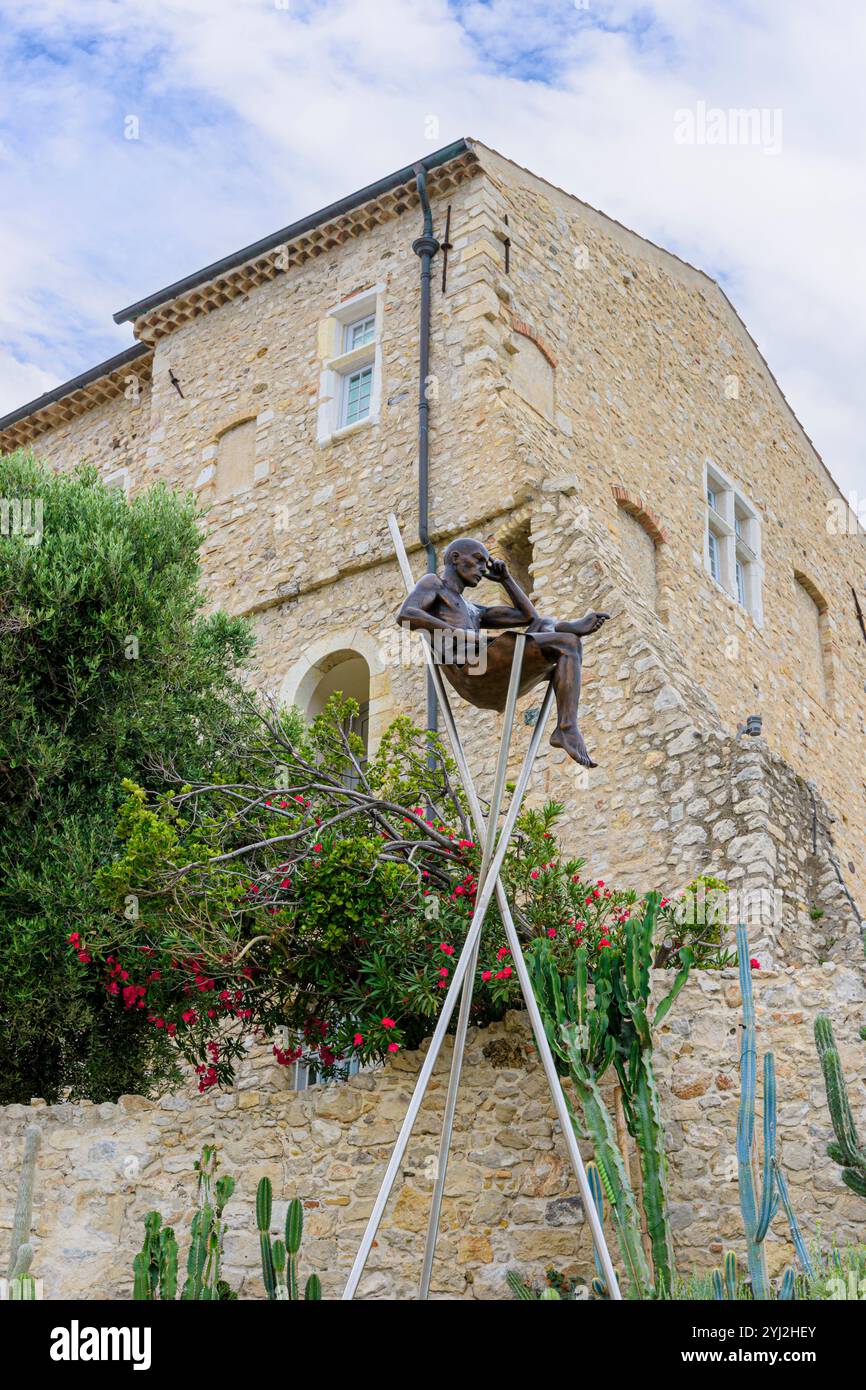 Una delle numerose sculture in bronzo nella città di Antibes, Provence-Alpes-Côte d'Azur, Francia Foto Stock