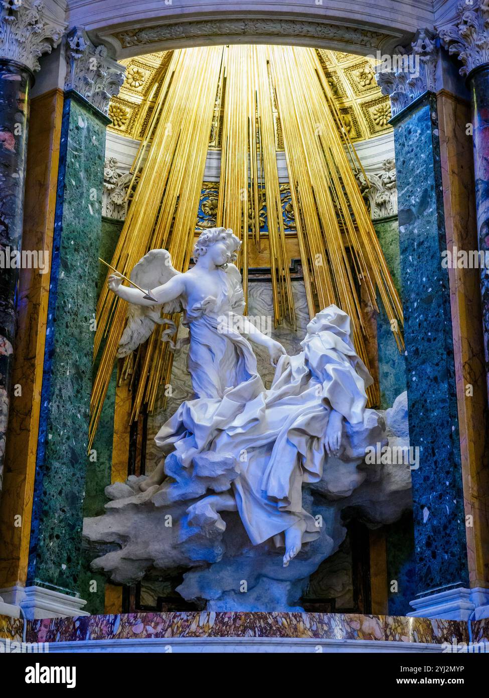 L'estasi di Santa Teresa nella Cappella di Santa Teresa di Gesù di Gian Lorenzo Bernini nella chiesa di Santa Maria della Vittoria - Roma, Italia Foto Stock
