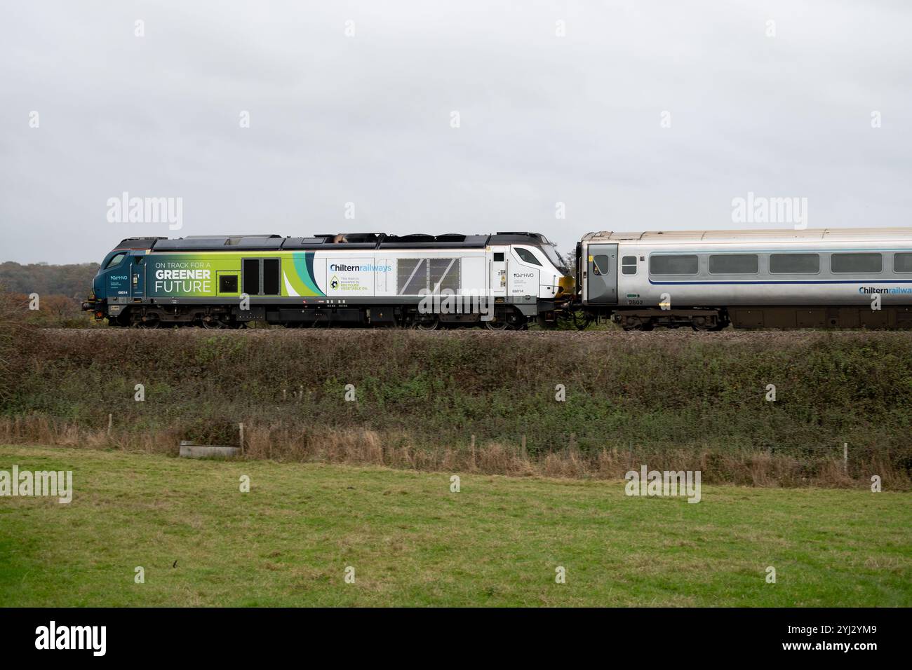 Chiltern Railways classe 68 locomotiva diesel n. 68014 su un servizio Mainline, Warwickshire, Regno Unito Foto Stock