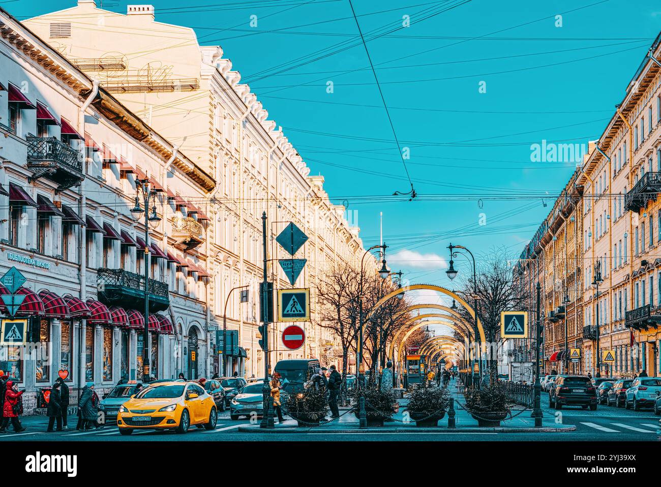 San Pietroburgo, Russia - 07 novembre 2019: Viale Nevsky. Viste urbane e storicamente belle della città di San Pietroburgo. Russia. Foto Stock