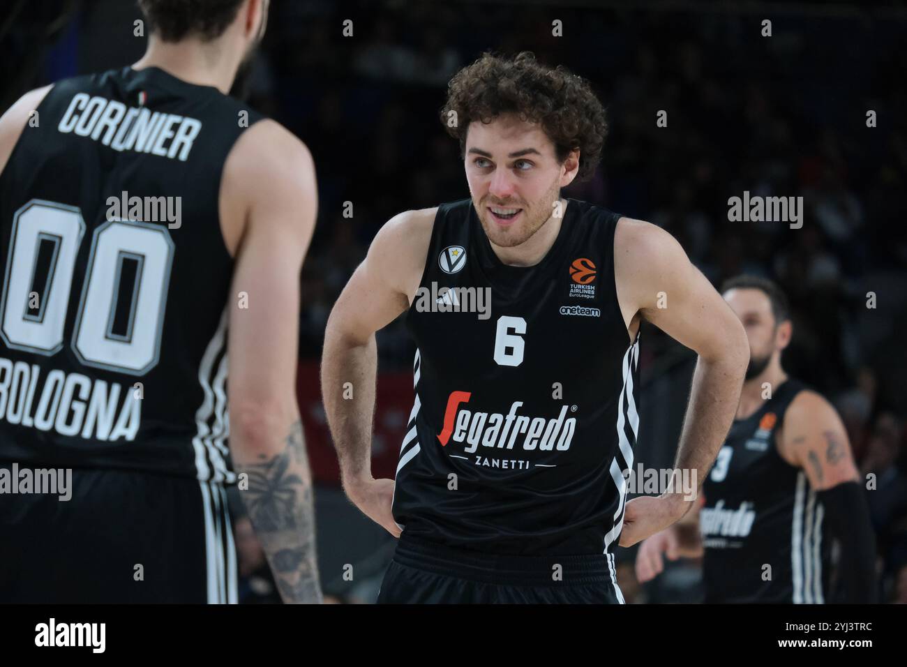 Alessandro Pajola di Virtus Segafredo Bologna durante il round 9 di EuroLeague tra Real Madrid e Bologna al WiZink Center ON Foto Stock