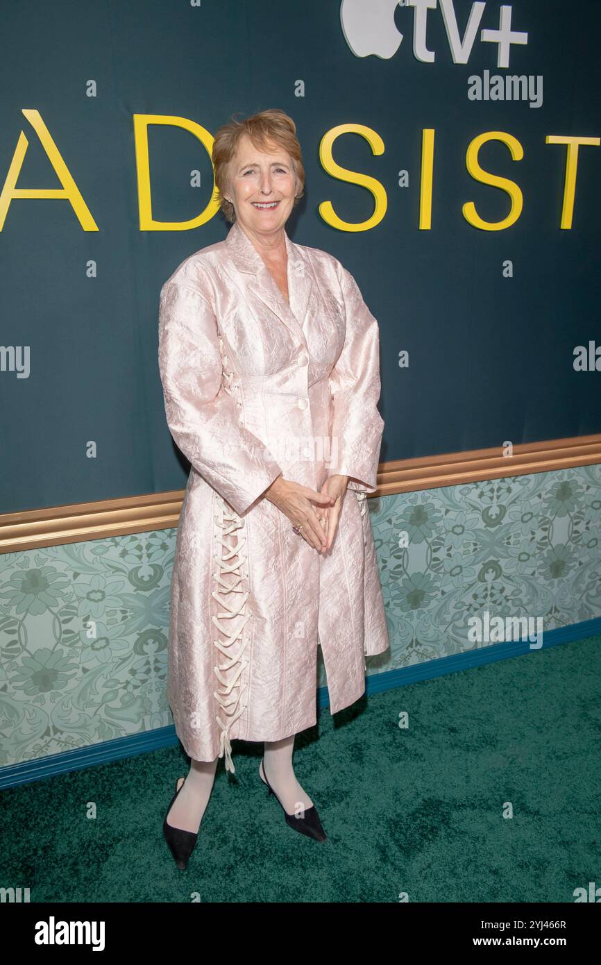 New York, Stati Uniti. 12 novembre 2024. Fiona Shaw partecipa alla premiere della seconda stagione di Apple TV ''Bad Sisters'' al Metrograph di New York, USA, il 12 novembre 2024. (Foto di Thenews2/NurPhoto) crediti: NurPhoto SRL/Alamy Live News Foto Stock