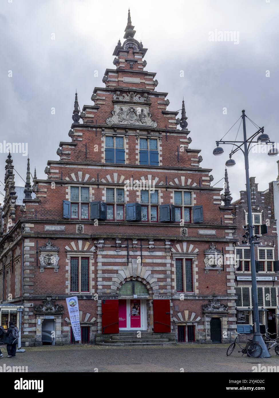 Edificio del museo De Hallen Haarlem (Museo Frans Hals - HAL) sul Grote Markt nel centro della città vecchia, Haarlem, Olanda settentrionale, Paesi Bassi Foto Stock