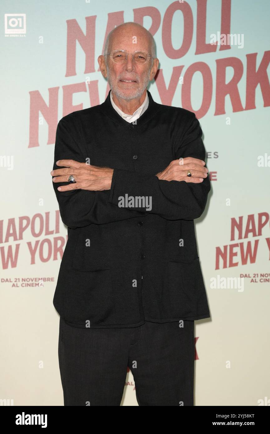 Roma, Italia. 13 novembre 2024. Gabriele Salvatores partecipa al photocall del film "Napoli - New York" al Cinema Adriano. Credito: SOPA Images Limited/Alamy Live News Foto Stock