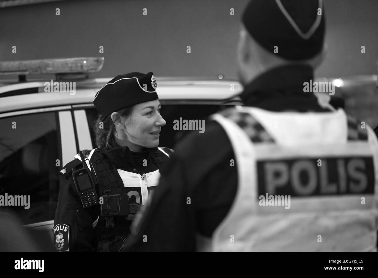 Skånes-Fagerhult, Skåne, Svezia. 13 novembre 2024. Polizia comunitaria. Evento di sensibilizzazione per sondare i cittadini e ottenere feedback. Foto Stock