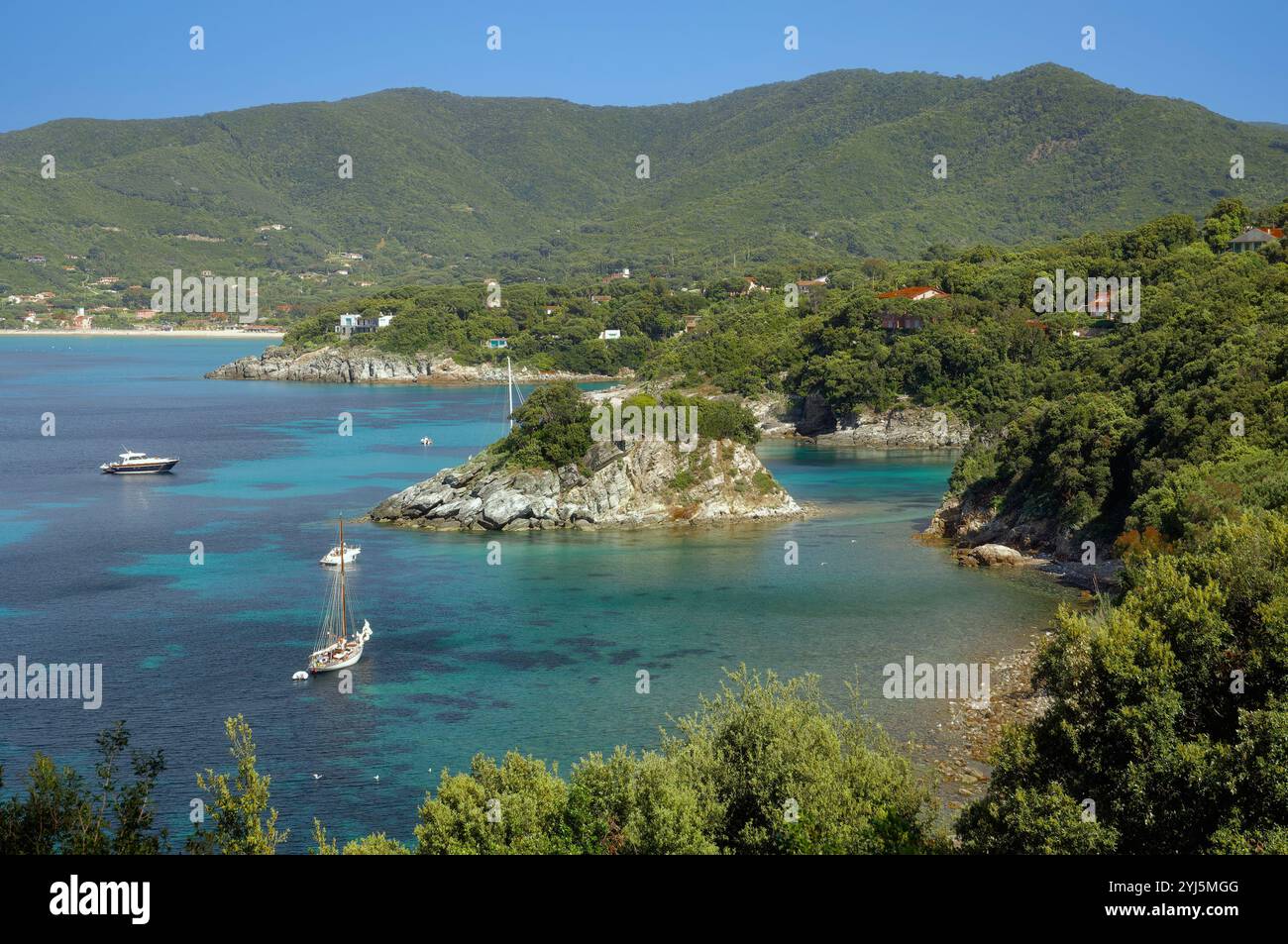 Paesaggio costiero vicino a Marina di campo sull'Isola d'Elba, Toscana, mediterraneo, Italia Foto Stock