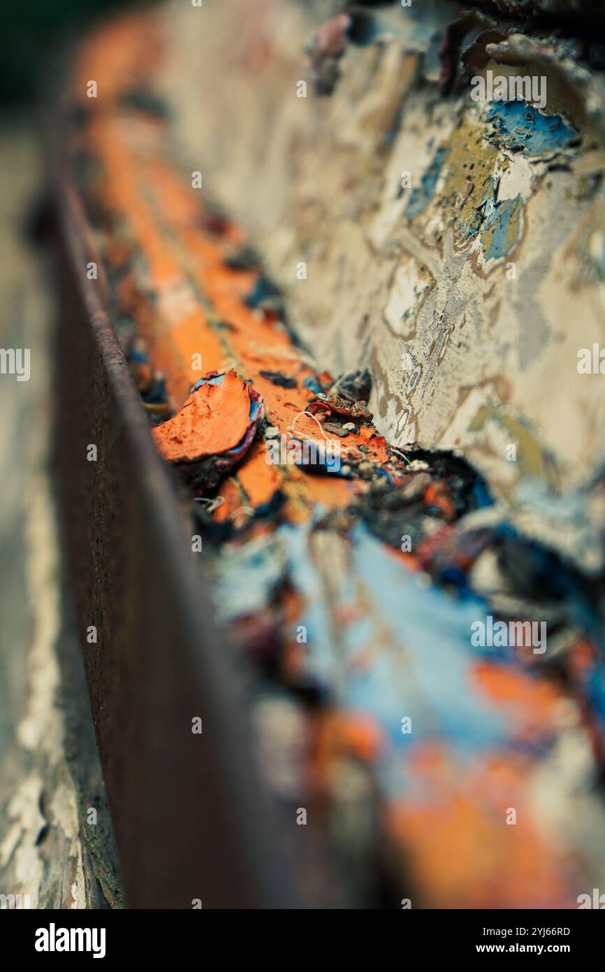 madera pintura descascarada Foto Stock