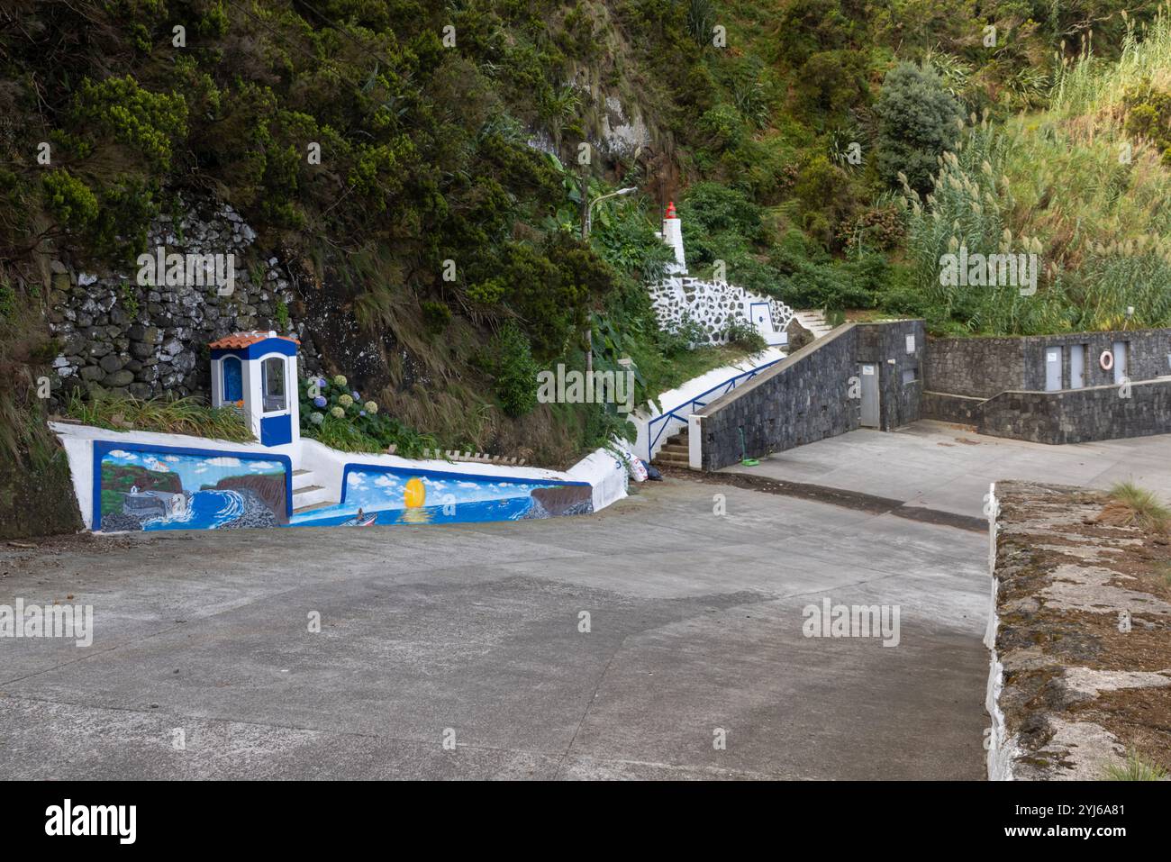 Il piccolo porto peschereccio di Vila Nova a Terceira, Azzorre. Foto Stock
