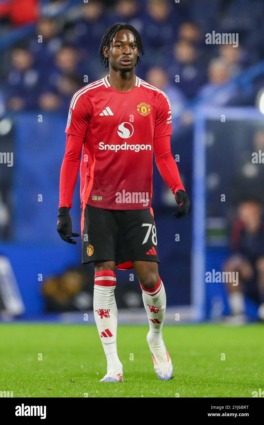 Huddersfield, Regno Unito. 12 novembre 2024. Victor Musa in azione durante la partita di stadio tra Huddersfield Town FC e Manchester United FC U21 Bristol Street Motors EFL Trophy Northern Group F al John Smith's Stadium, Huddersfield, Inghilterra, Regno Unito il 12 novembre 2024 Credit: Every Second Media/Alamy Live News Foto Stock