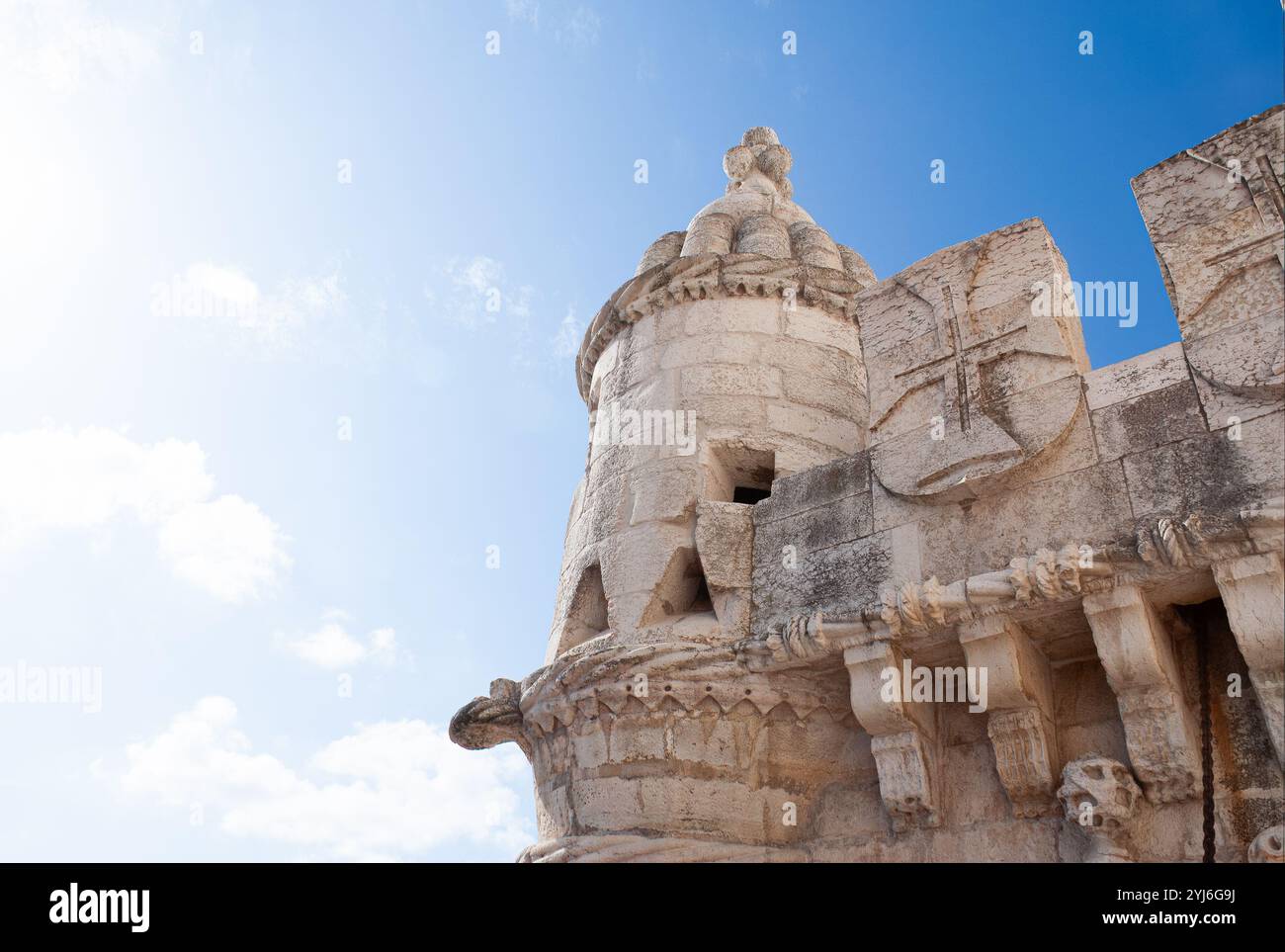 Torre di guardia di un castello, una volta per vedere se i nemici si stanno avvicinando. Foto Stock