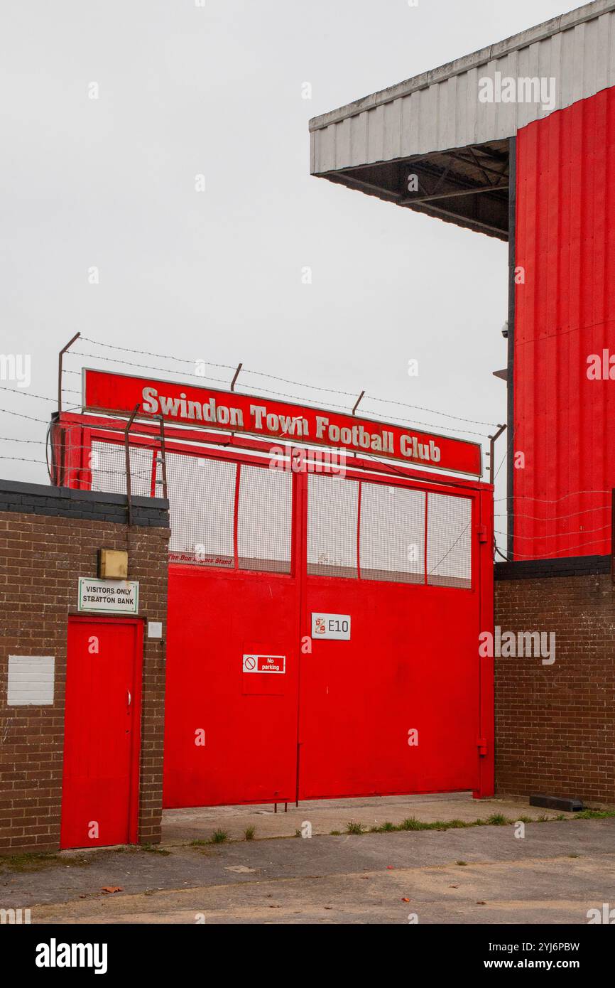 Lo stadio di Swindon Town F.C., il County Ground Foto Stock