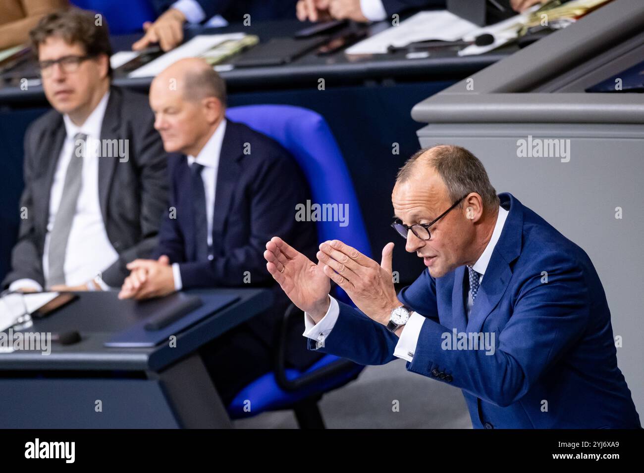 Berlino, Germania. 13 novembre 2024. Friedrich Merz, leader del partito dell'Unione Cristiana Democratica (CDU), tiene un discorso durante una sessione plenaria presso la camera bassa del Bundestag del Parlamento a Berlino, in Germania, il 13 novembre 2024. (Foto di Emmanuele Contini/NurPhoto) credito: NurPhoto SRL/Alamy Live News Foto Stock