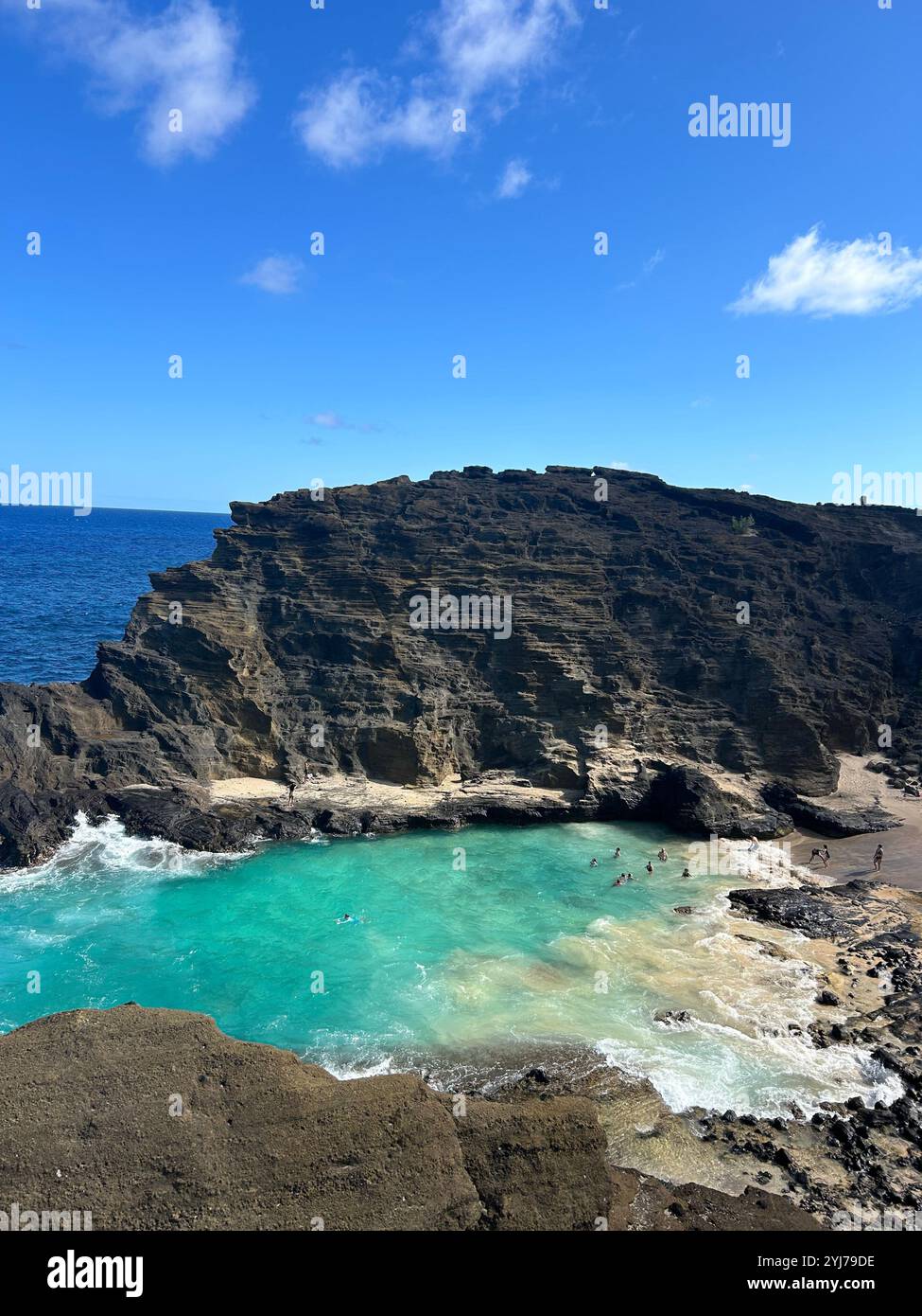 Splendida vista sulle scogliere hawaiane - Immagine stock catturata con smartphone