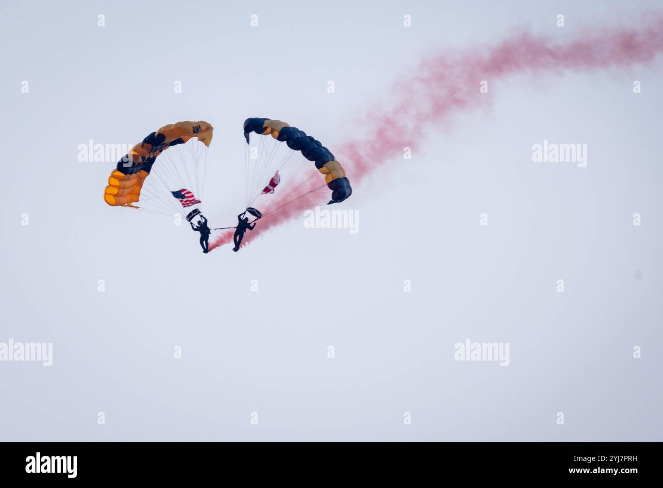 Oltre 27.000 persone da tutto il mondo partecipano all'Army Ten-Miler, il primo evento dell'esercito, Washington D.C., 13 ottobre 2024. Starte Foto Stock
