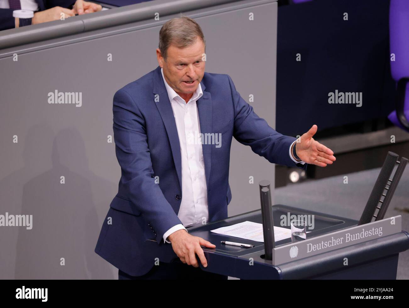 Christian Görke, Gruppe die Linke, Deutschland, Berlino, Reichstag, 13. novembre 2024 199. Sitzung, Regierungserklärung zur aktuellen Lage *** Christian Görke, Die Linke Group, Germania, Berlino, Reichstag, 13 novembre 2024 199 sessione , dichiarazione del governo sulla situazione attuale Foto Stock