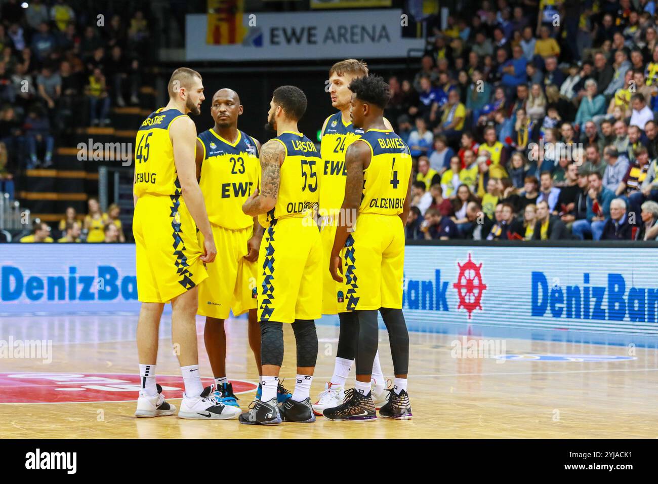 Oldenburg, Germania, 20 novembre 2019: Eurocup. Squadra di pallacanestro di Oldenburg durante una partita di pallacanestro alla Kleine EWE Arena. Foto Stock