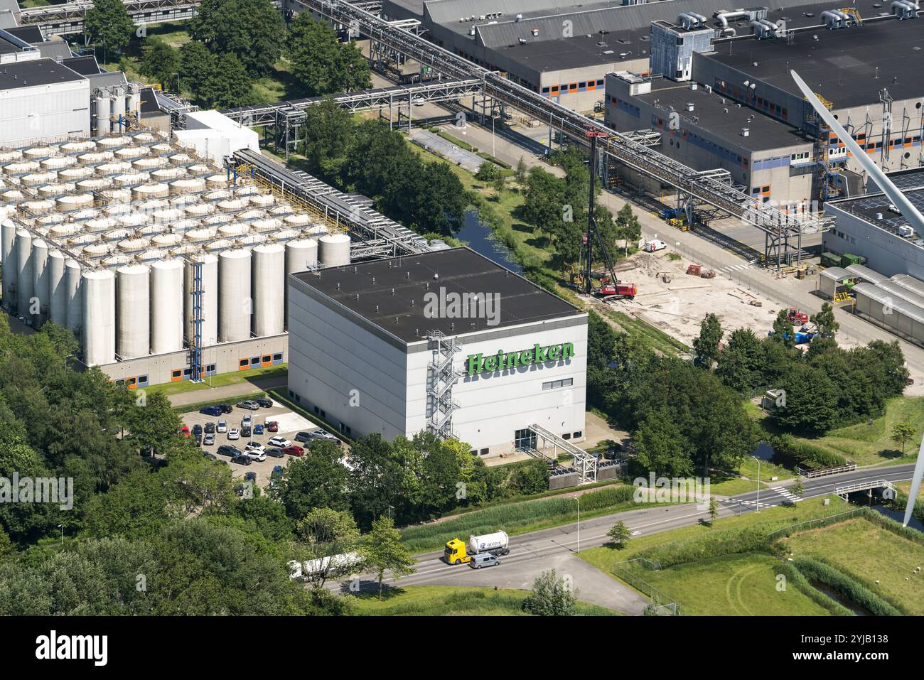 Il birraio Heineken sta costruendo un nuovo edificio di ricerca e sviluppo presso lo stabilimento. Ciò dovrebbe portare a nuove invenzioni nel campo della birra. ANP/ Hollandse Hoogte/ Aerovista netherlands Out - belgium Out Foto Stock