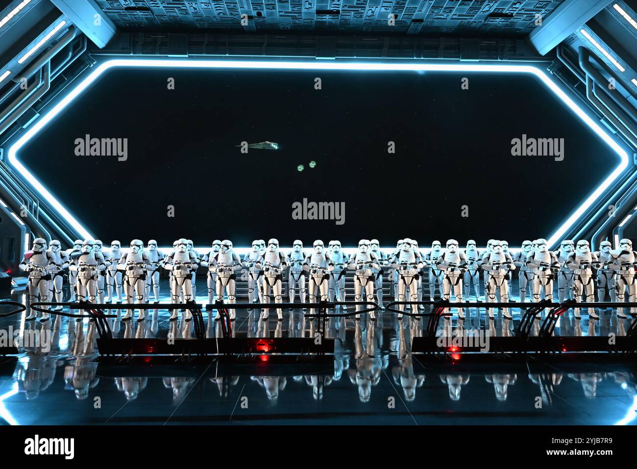 Formazione Stormtrooper su Star Destroyer Bridge - Star Wars Experience Foto Stock