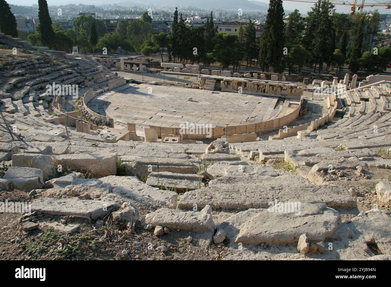 Teatro di Dioniso. Teatro greco antico. Versante sud dell'Acropoli. Resti del periodo romano. Atene. Grecia. Foto Stock