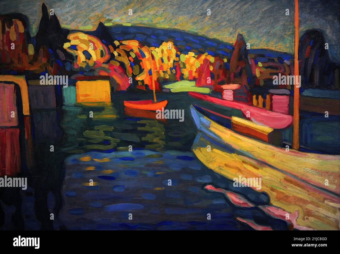 Wassily Kandinsky (1866-1944). Pittore russo. Attivo in Russia, Germania e Francia. Collezione Autunno Landscapte con barche, 1908. Olio su tavola. Museo di Israele. Gerusalemme. Foto Stock