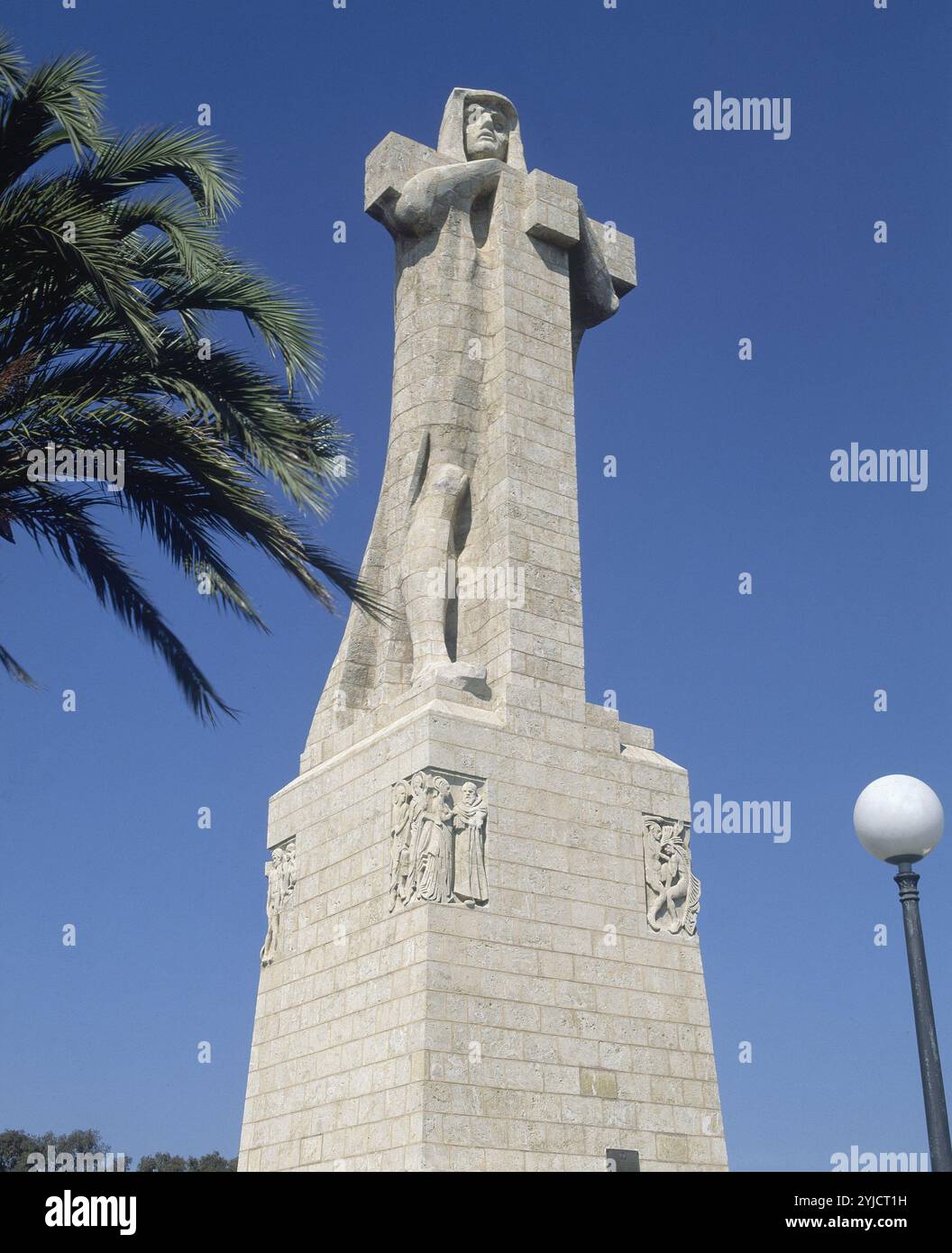 MONUMENTO A CRISTOBAL COLON - DONACION USA 1929 - FOTO AÑOS 80. AUTORE: GERTRUDE WHITNEY VANDERBILT (1875-1942). UBICAZIONE: MONUMENTO A LA FE DESCUBRIDORA DE COLON. PUNTA DEL SEBO. Huelva. SPAGNA. CRISTOBAL COLON (1451/1506). Foto Stock