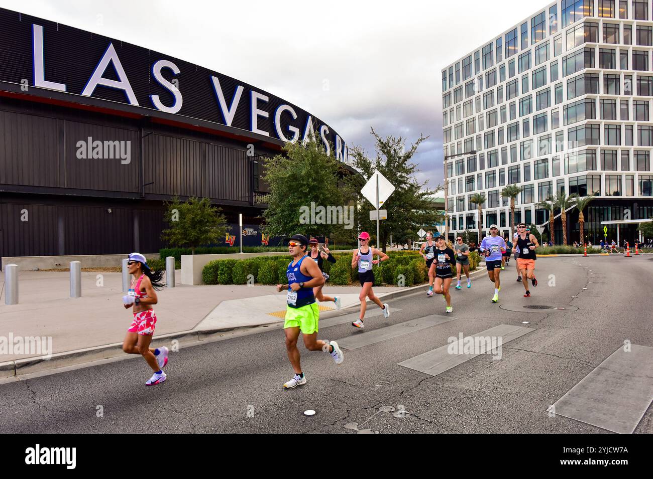 Marathon Runners di fronte al Las Vegas Ball Park, Summerlin. Foto Stock
