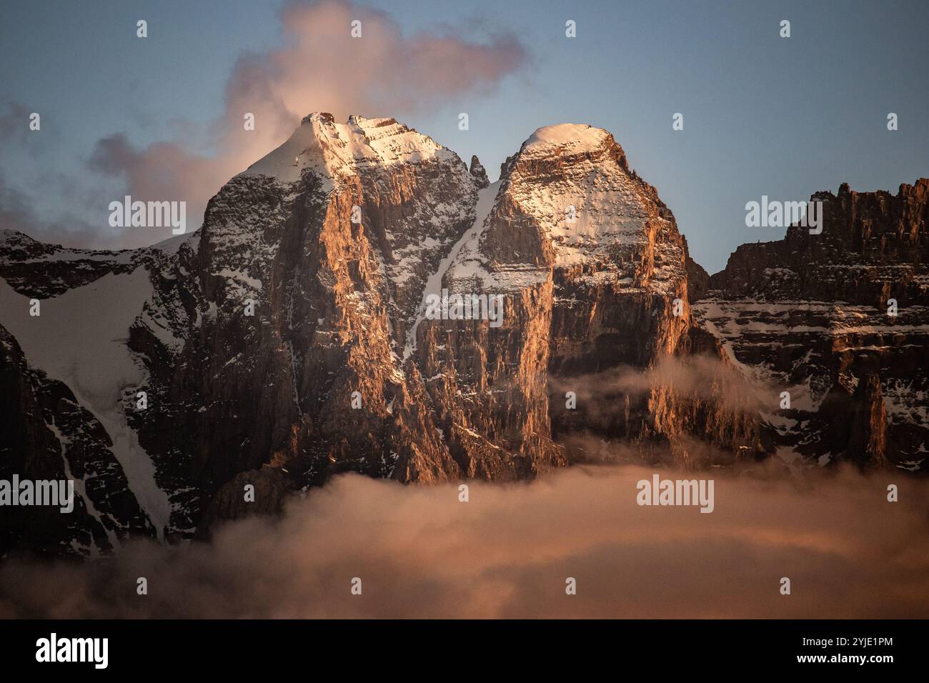 Tramonto sulle Dents du Midi nel Vallese Foto Stock