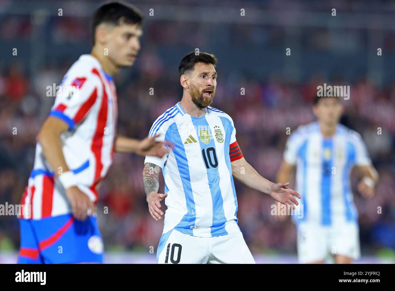 Asuncion, Paraguay. 14 novembre 2024. Lionel messi dell'Argentina, gesti durante la partita tra Paraguay e Argentina per l'undicesima prova delle qualificazioni FIFA 2026, allo stadio Defensores del Chaco, ad Asuncion, Paraguay il 14 novembre 2024 foto: Diana Carrillo/DiaEsportivo/Alamy Live News Credit: DiaEsportivo/Alamy Live News Foto Stock