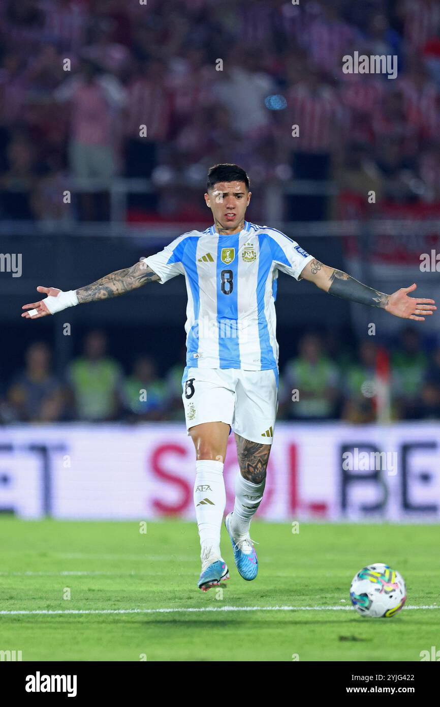 Asuncion, Paraguay. 14 novembre 2024. Enzo Fernandez dell'Argentina, reagisce durante la partita tra Paraguay e Argentina per l'undicesimo turno delle qualificazioni FIFA 2026, allo stadio Defensores del Chaco, ad Asuncion, Paraguay il 14 novembre 2024 foto: Diana Carrillo/DiaEsportivo/Alamy Live News Credit: DiaEsportivo/Alamy Live News Foto Stock
