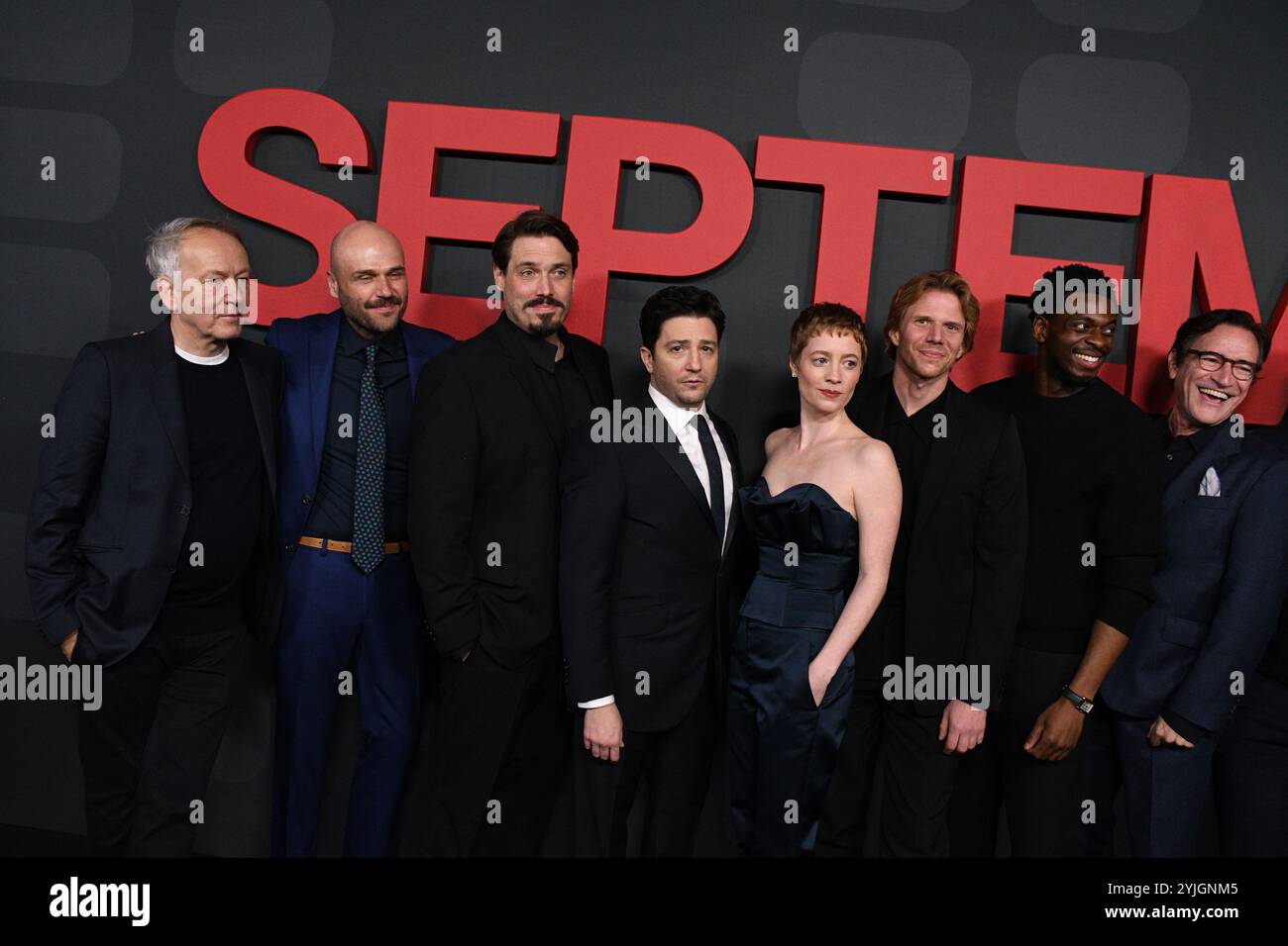 Los Angeles, California, USA 14 novembre 2024 (L-R) produttore Thomas Wobke, produttore John Ira Palmer, scrittore Moritz Binder, attore John Magaro, attrice Leonie Beseech, regista/sceneggiatore/produttore Tim Fehlbaum, l'attore Daniel Adeosun e l'attore Ben Chaplin partecipano alla prima americana della Paramount Pictures del 5 settembre al Paramount Theater il 14 novembre 2024 a Los Angeles, California, USA. Foto di Barry King/Alamy Live News Foto Stock