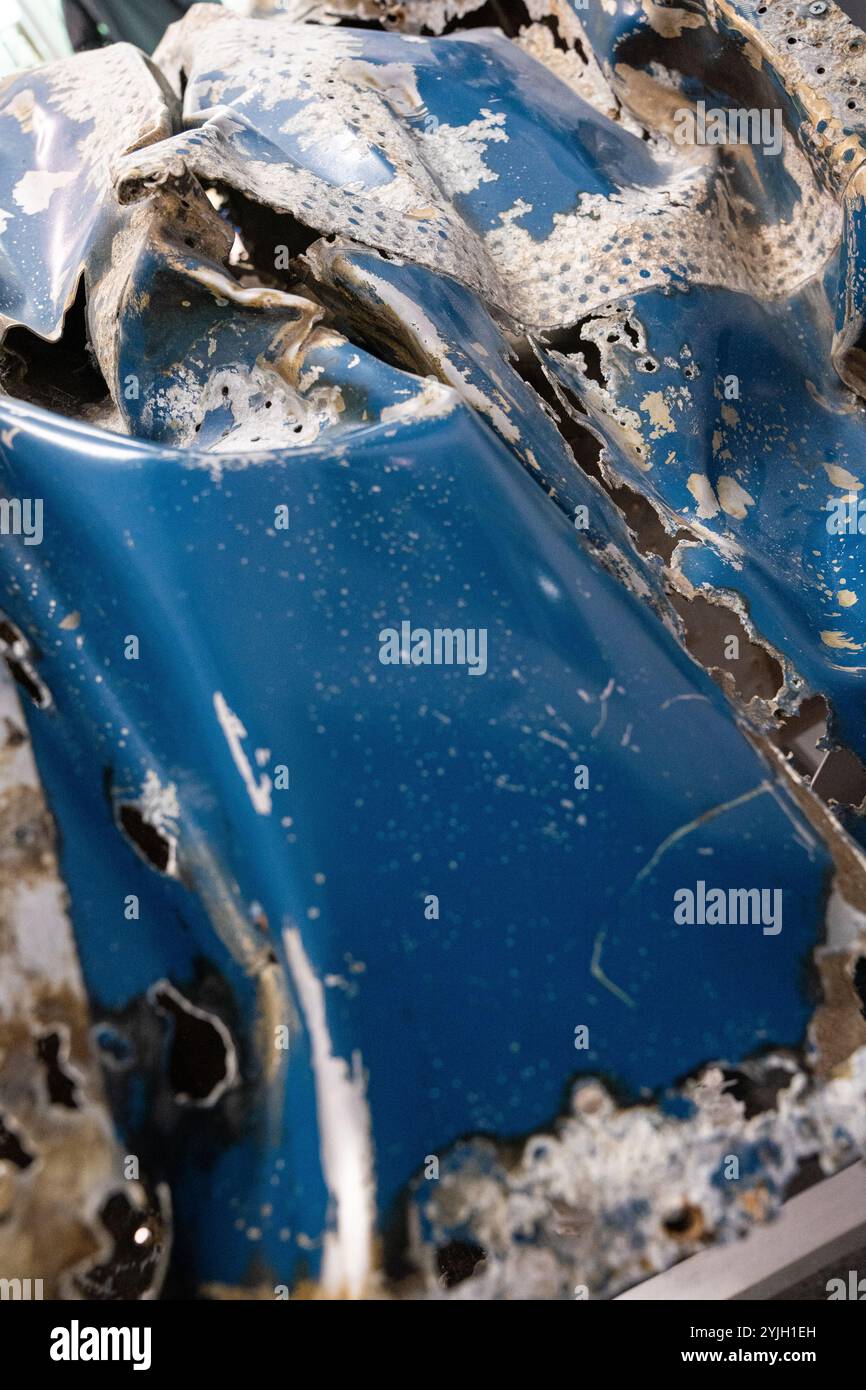 Motivi di pittura astratti blu e bianchi con texture fluide e naturali Foto Stock