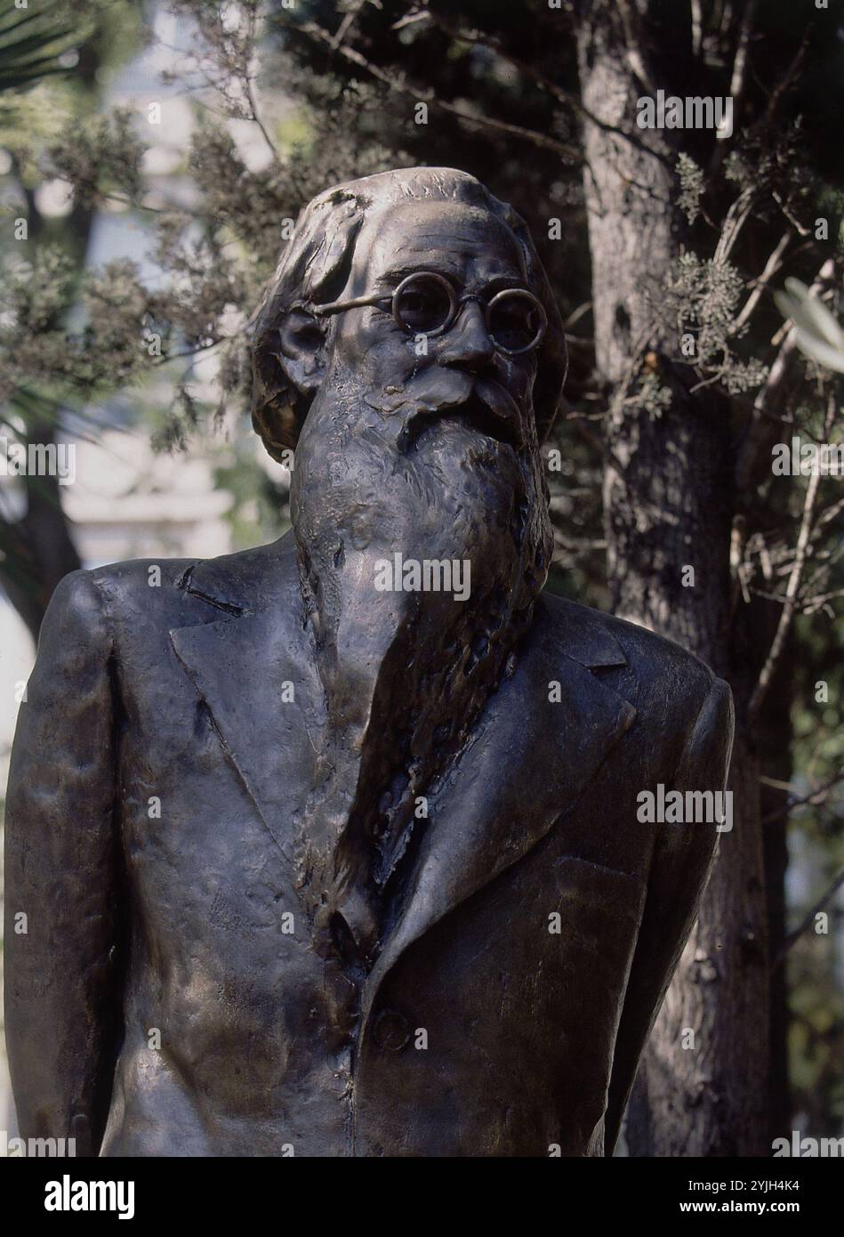 MONUMENTO A VALLE INCLAN SITUADO EN EL PASEO DE RECOLETOS - 1919. AUTORE: VICTORIO MACHO ROGADO. UBICAZIONE: PASEO DE RECOLETOS. MADRID. SPAGNA. RAMON MARIA DEL VALLE INCLAN (1866-1936). Foto Stock