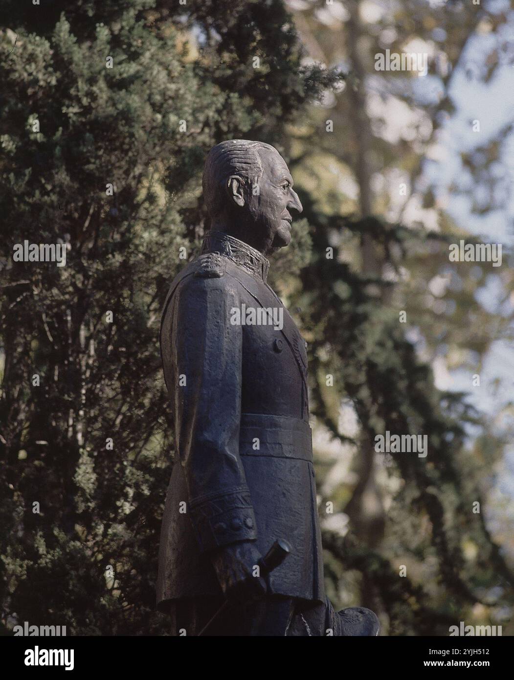 MONUMENTO AL GENERAL PERON JUAN DOMINGO PERON (1895-1974) EN LA AVENIDA QUE LLEVA SU NOMBRE - 1975. AUTORE: AGUSTIN DE LA HERRAN MATORRAS (1932-). Posizione: ESTERNO. MADRID. SPAGNA. Foto Stock