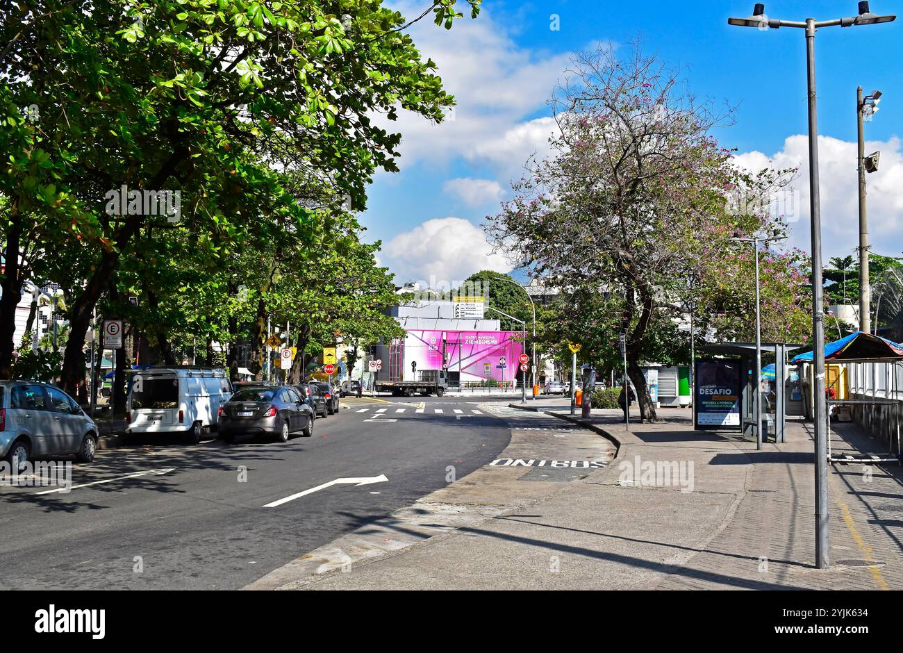 RIO DE JANEIRO, BRASILE - 21 luglio 2024: Facciata del Teatro municipale Ziembinski nel quartiere Tijuca Foto Stock