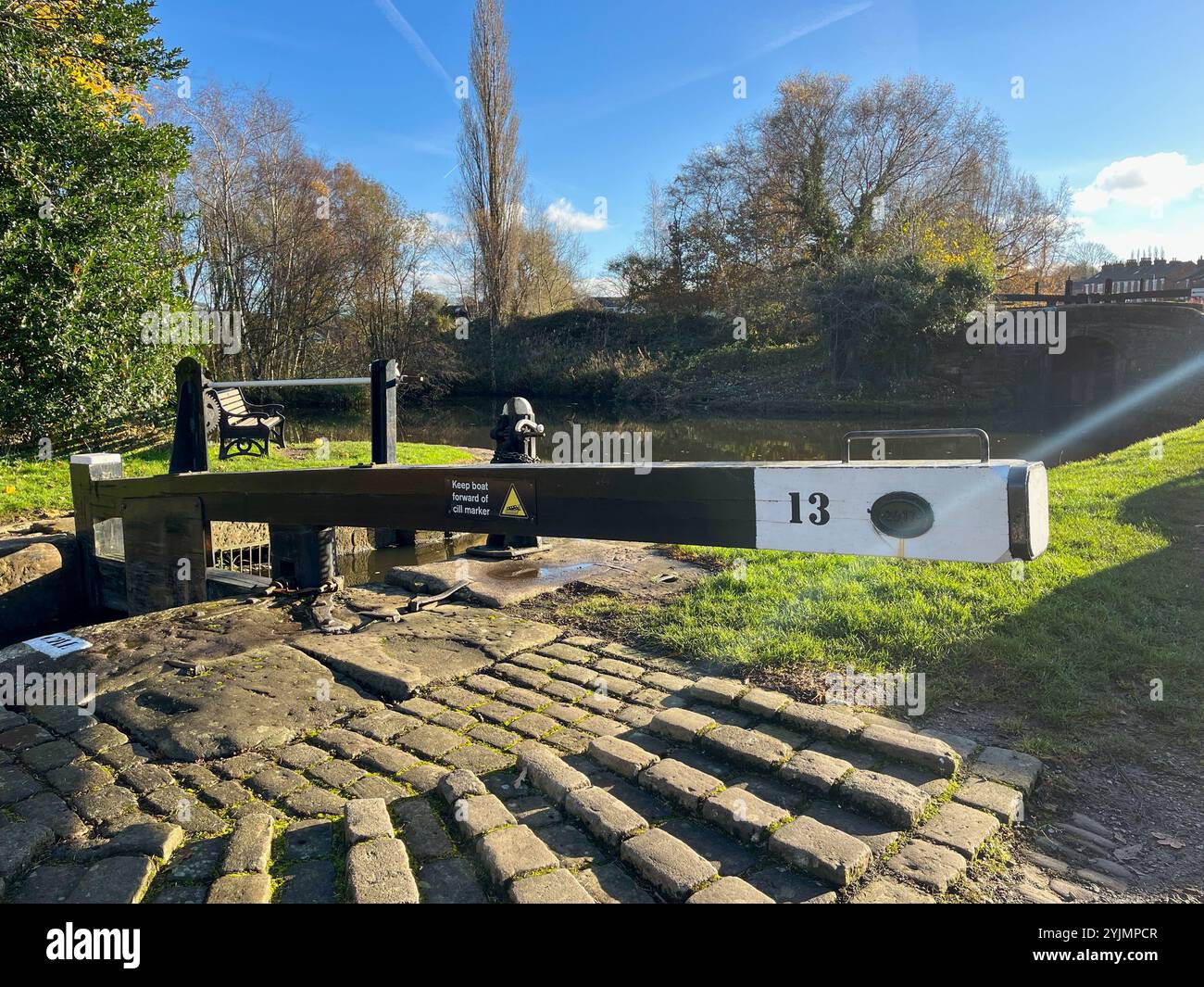 Marple è una piccola città all'interno del Metropolitan Borough di Stockport, nella Greater Manchester, Inghilterra. Si trova sul fiume Goyt 9 miglia a sud-est di ma - Immagine stock catturata con smartphone
