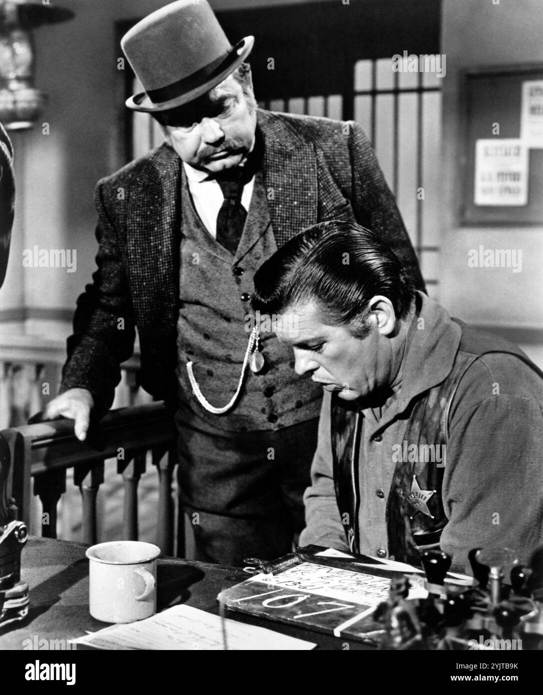 Nesdon Booth, James Brown, sul set del film western, 'Gun Street', United Artists, 1961 Foto Stock