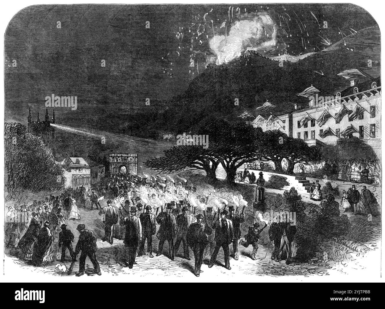 Gioie a Great Malvern, in onore del matrimonio del conte Beauchamp, 1868. Il matrimonio di Earl Beauchamp con Lady Mary Stanhope... fu celebrato con molto sfarzo festoso...[at] Madresfield Court... furono fatti degli accordi per un falò su una roccia a circa metà strada sulla collina del Worcestershire Beacon... alle sette una processione di fiaccolate... si formò presso la porta dell'abbazia e procedette fino alla collina fino alla roccia del falò... erano state fornite trecento torce di una costruzione particolare, e l'effetto di questa processione di un segnale molto pittoresco Foto Stock