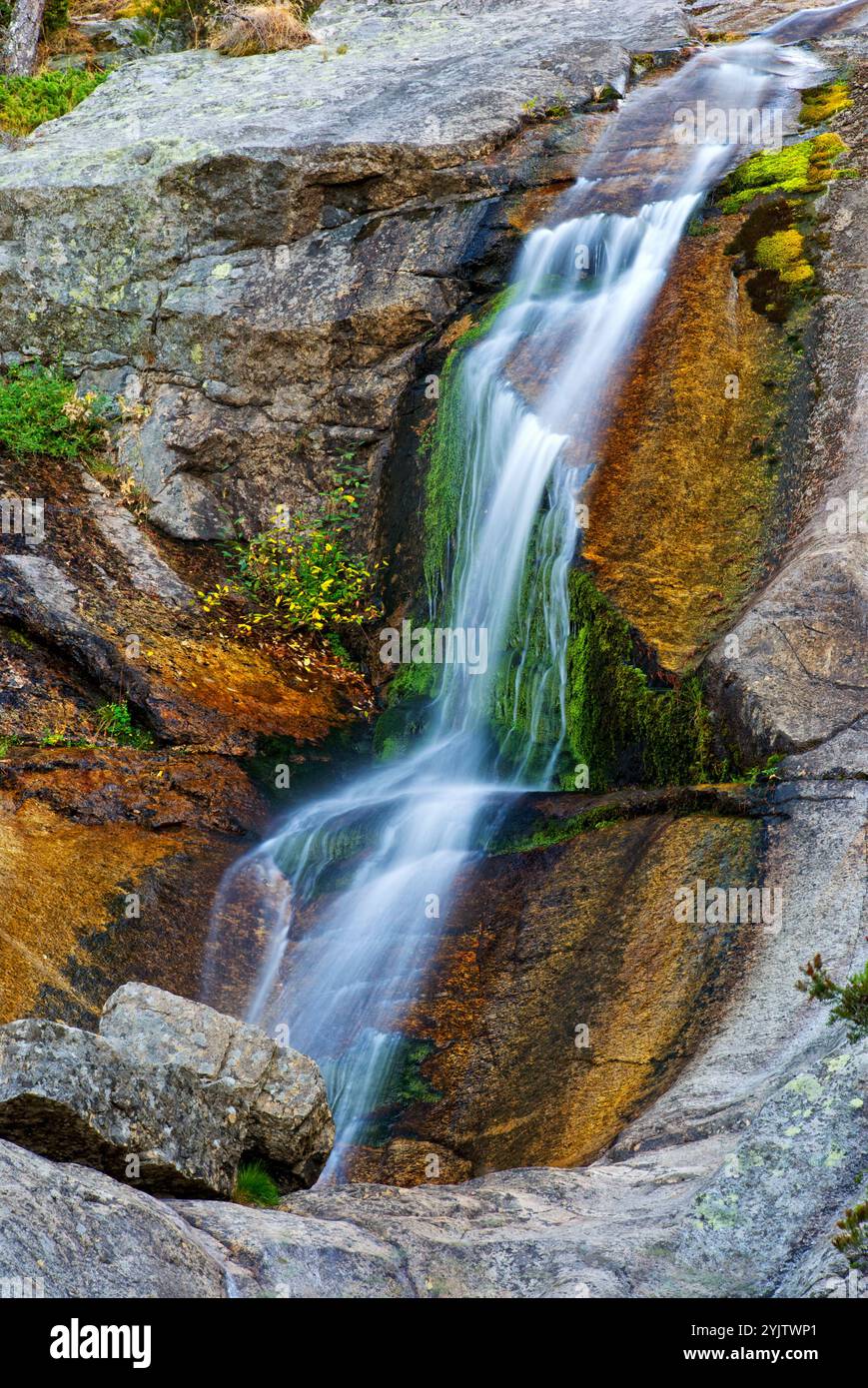 Cascata. Navafria. Parco nazionale della Sierra de Guadarrama. Provincia di Segovia. Castilla y Leon. Spagna. Foto Stock