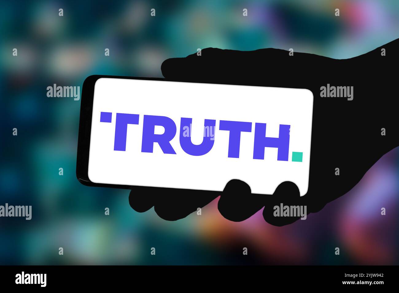 Logo Truth Social visualizzato sullo smartphone Foto Stock