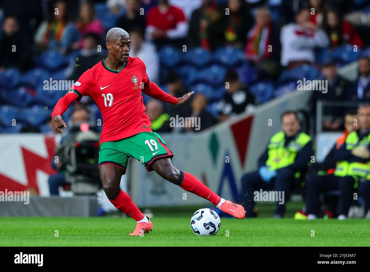 Dragon Stadium, Oporto, Portogallo. 15 novembre 2024. Nella foto da sinistra a destra, al Portogallo contro Polonia, UEFA NATIONS LEAGUE. Crediti: Victor Sousa/Alamy Live News Foto Stock