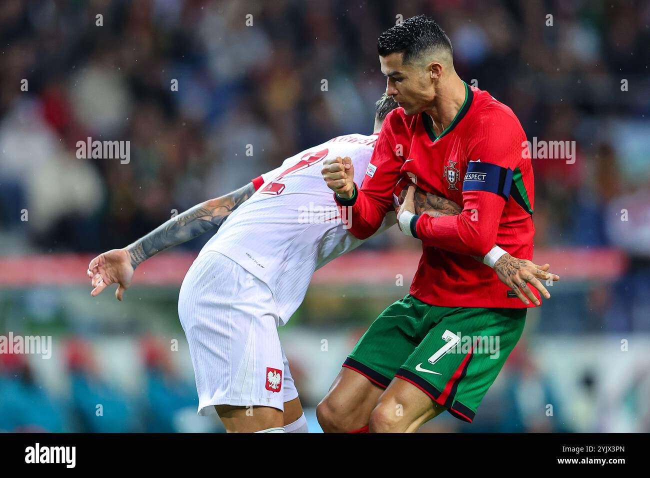 Dragon Stadium, Oporto, Portogallo. 15 novembre 2024. Nella foto da sinistra a destra, Kamil Piatkowski, Cristiano Ronaldo alla partita Portogallo vs Polonia, UEFA NATIONS LEAGUE. Crediti: Victor Sousa/Alamy Live News Foto Stock