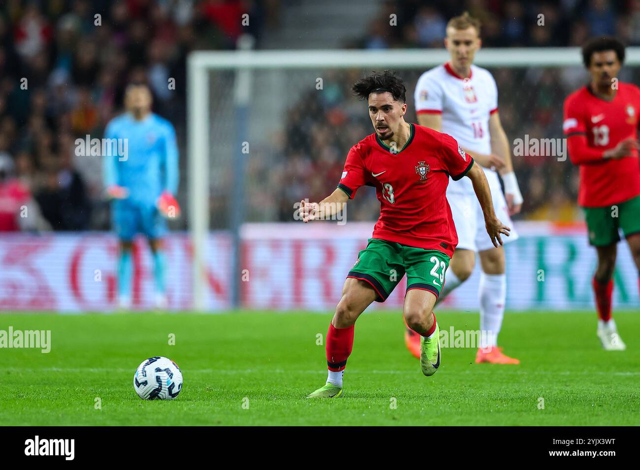 Dragon Stadium, Oporto, Portogallo. 15 novembre 2024. Nella foto da sinistra a destra, Vitinha al Portogallo vs Polonia, UEFA NATIONS LEAGUE. Crediti: Victor Sousa/Alamy Live News Foto Stock