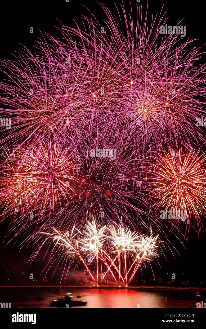 Spettacolo di fuochi d'artificio al Plymouth British Fireworks Championships Foto Stock