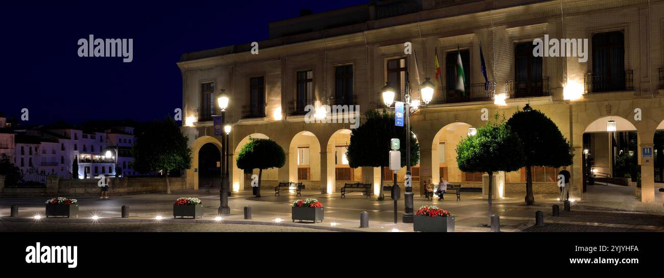 Vista notturna su Piazza Spagna, città di Ronda, Andalusia, Spagna Foto Stock