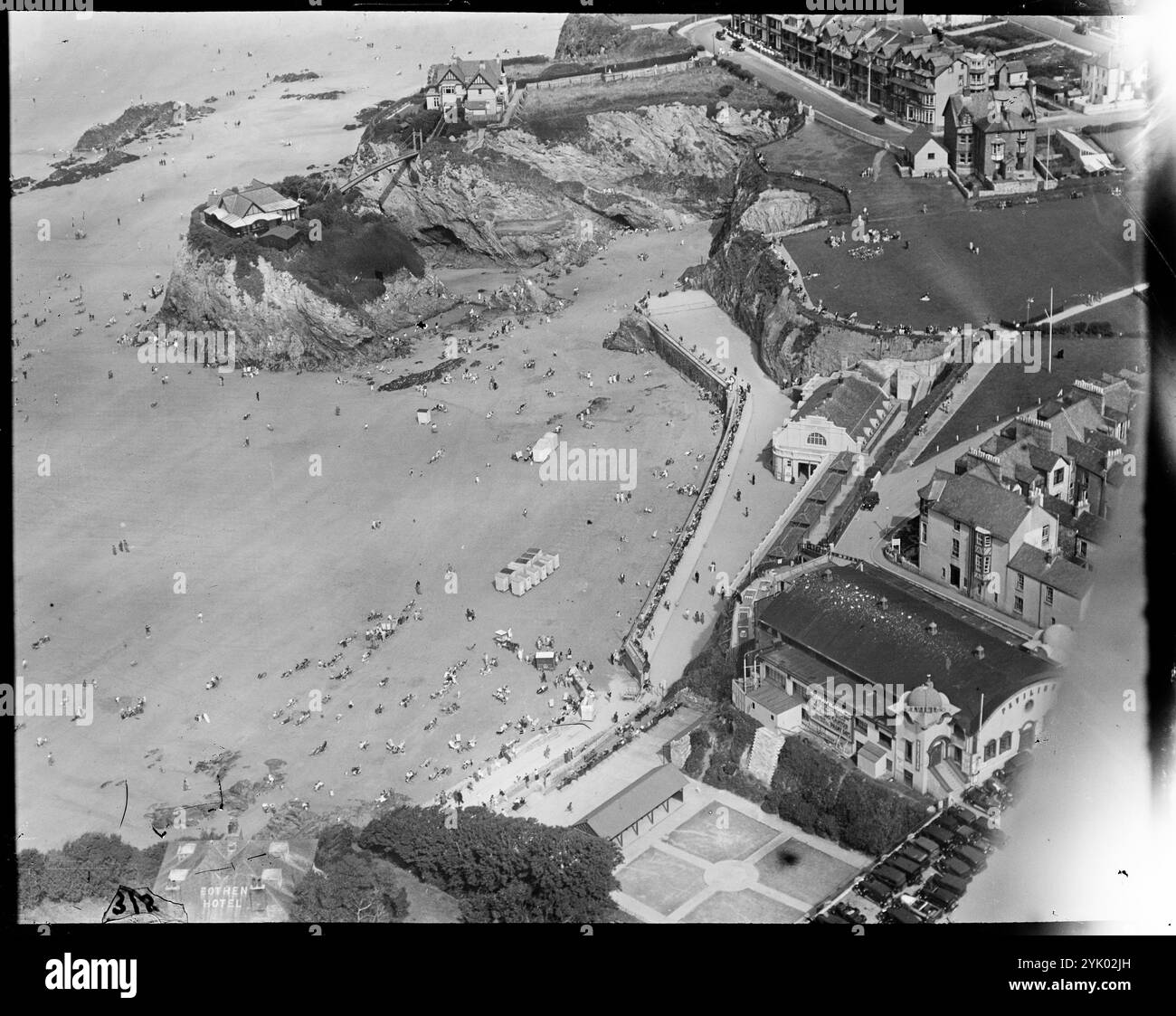 Towan Promenade e Towan Beach, Newquay, Cornovaglia, 1930. Foto Stock