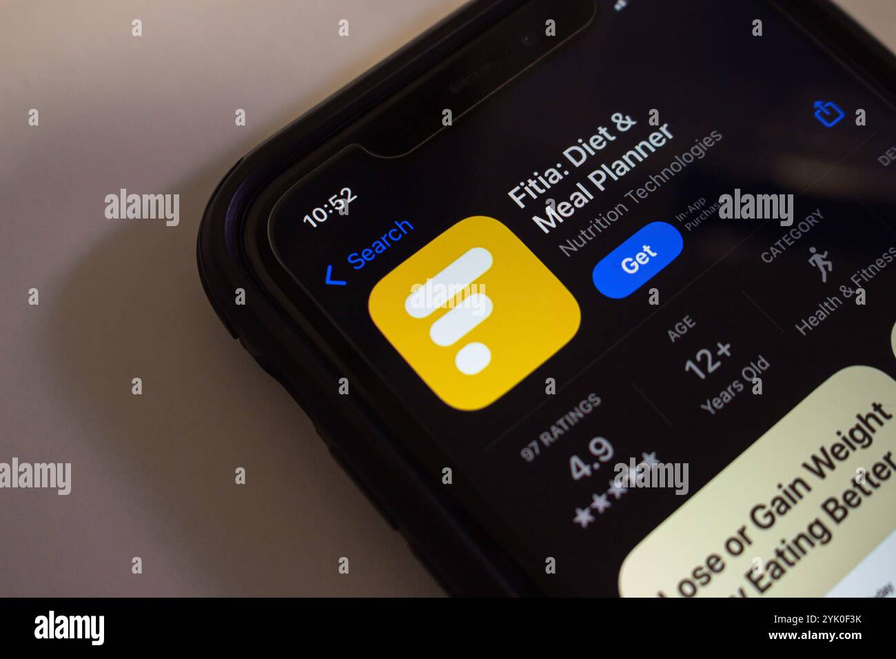 L'app Fitia viene visualizzata nell'App Store. Fitia è un'azienda con sede a Lima, in Perù, specializzata in applicazioni automatiche di pianificazione dei pasti e monitoraggio nutrizionale. Foto Stock