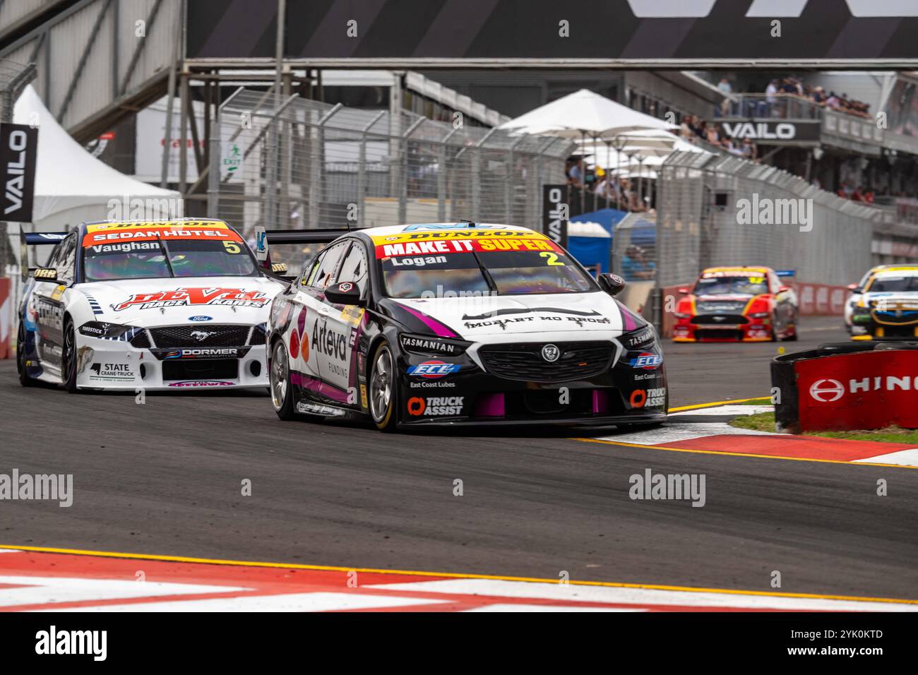 Adelaide, Australia del Sud, Australia. 16 novembre 2024. CAMPBELL LOGAN (2) alla guida del Walkinshaw Andretti United Holden ZB Commodore sabato, alla prova VAILO Adelaide 500 2024 del campionato Repco Supercars sul circuito di Adelaide Street il 16 novembre 2024 ad Adelaide, in Australia. (Credit Image: © James Forrester/ZUMA Press Wire) SOLO PER USO EDITORIALE! Non per USO commerciale! Foto Stock