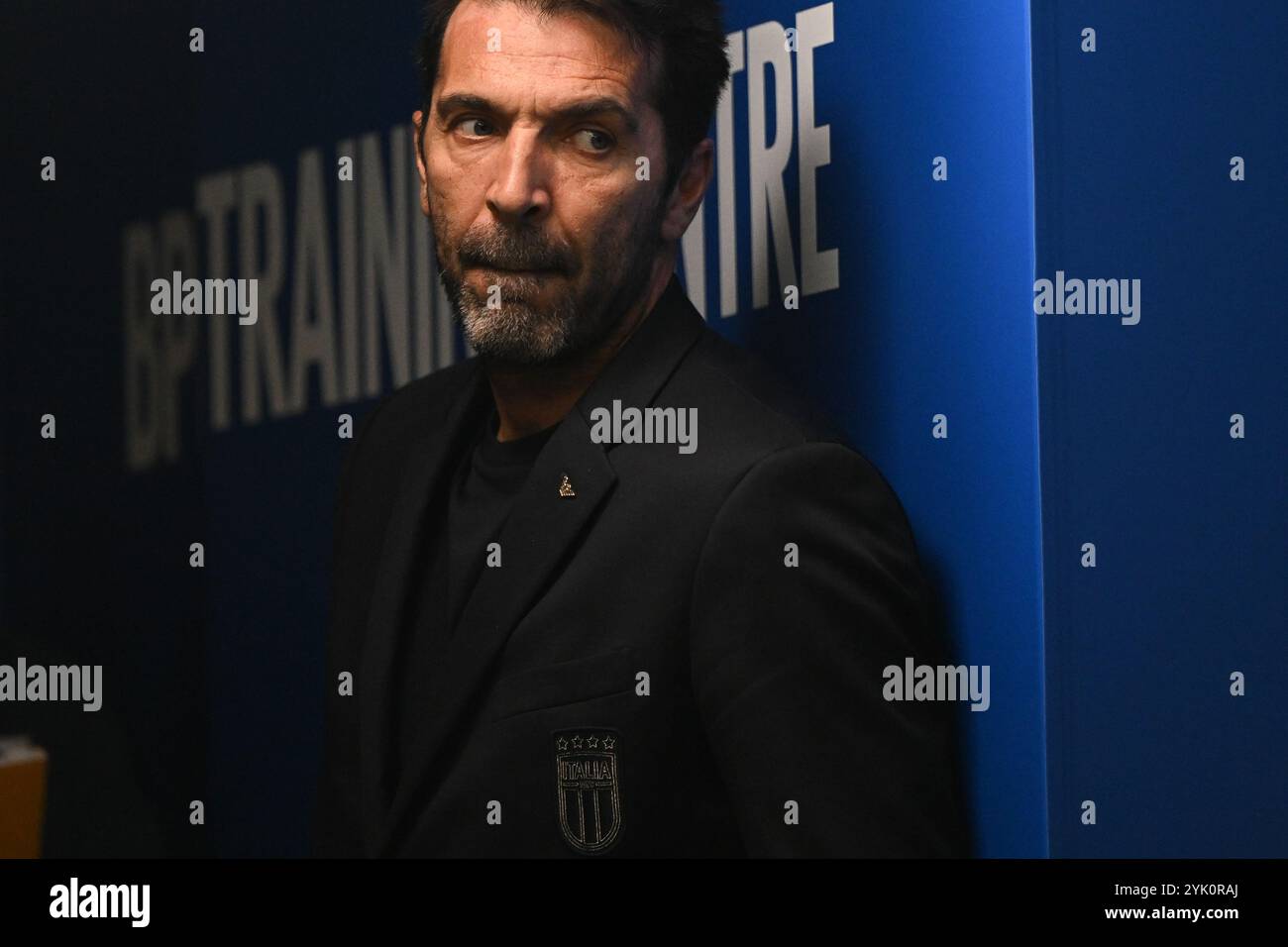 Gianluigi Buffon Italia parla ai media durante una conferenza stampa italiana presso il Centro di formazione BPER all'Appiano gentile il 16 novembre 2024 a Como, Italia Credit: Tiziano Ballabio/Alamy Live News Foto Stock