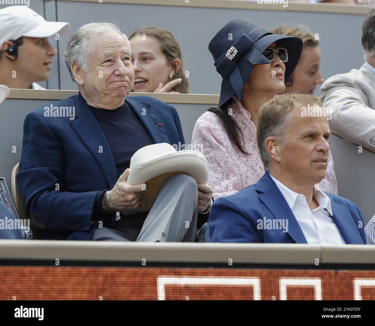 Jean Todt, presidente della Federazione Internazionale dell'Automobile e sua moglie Michelle Yeoh alla finale maschile del Roland GA 2024 Foto Stock